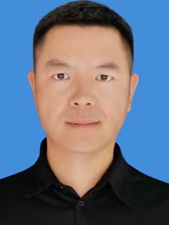 李辉.jpg