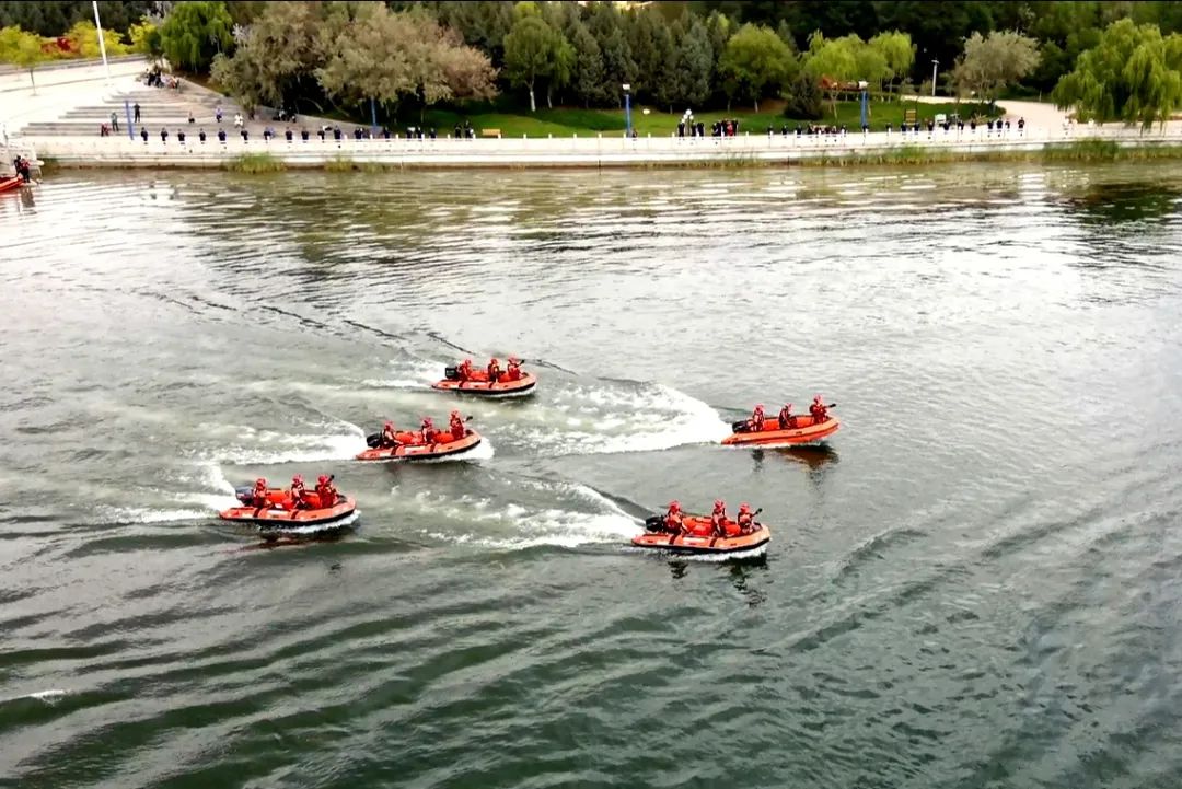 金昌市消防救援支队举行“镍都砺剑·2025”水域救援实战演练